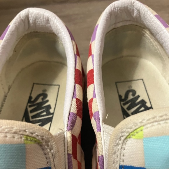 Vans Asher Canvas Slip On Sneakers Sz 8 White Rainbow Checkerboard - Picture 8 of 14
